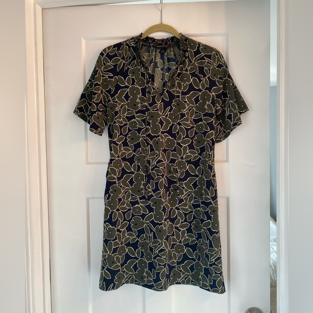 Banana Republic navy and olive green dress with pockets